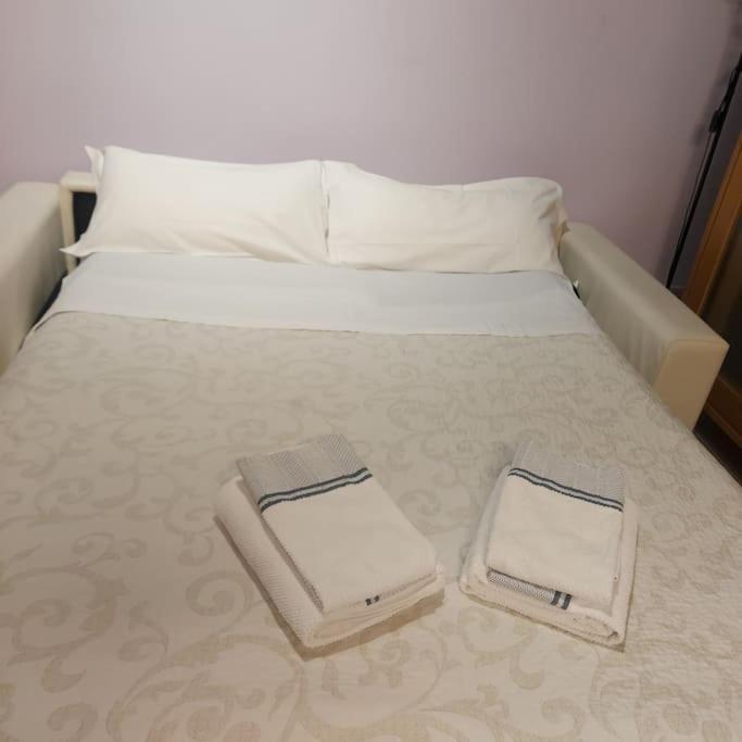 Monolocale In Piazza Isolo Apartment Verona Bagian luar foto