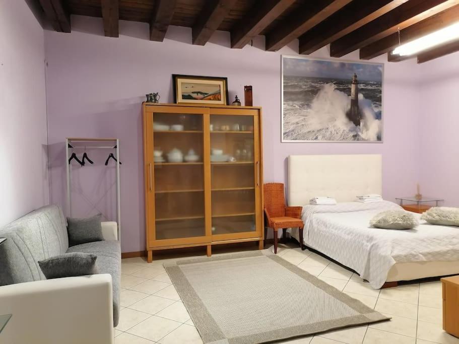 Monolocale In Piazza Isolo Apartment Verona Bagian luar foto