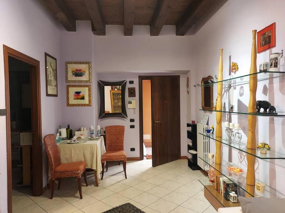 Monolocale In Piazza Isolo Apartment Verona Bagian luar foto